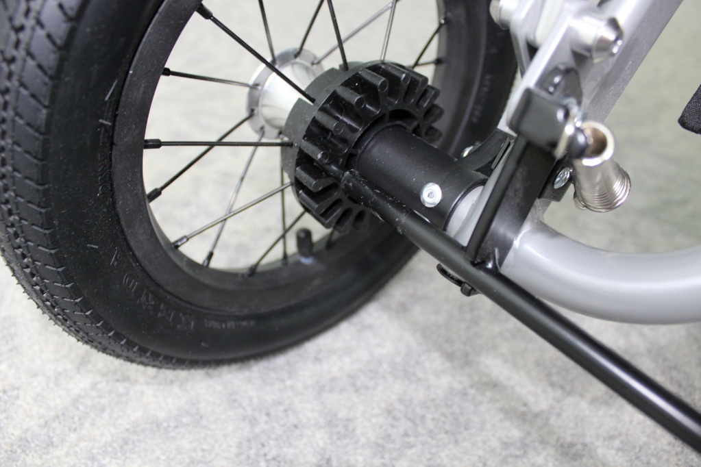 Коляска Special Tomato Jogger_стояночный тормоз (1).JPG