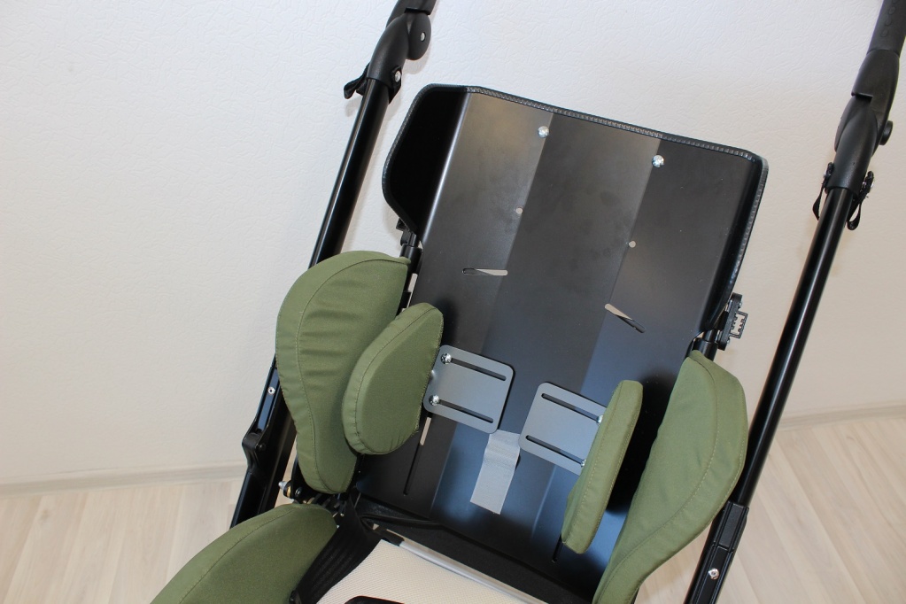 Коляска для детей с дцп